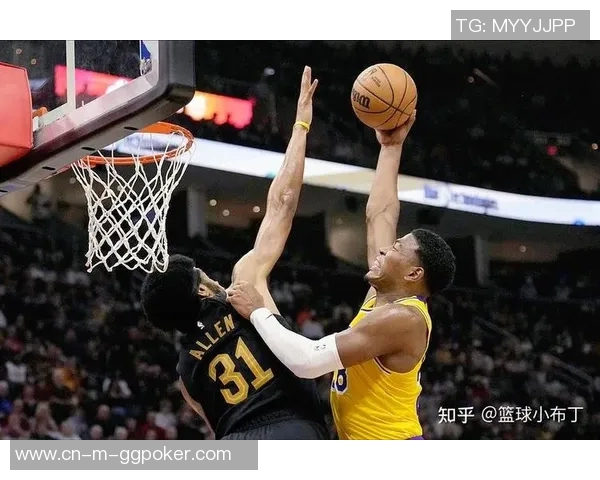 圣诞大战来袭湖人对决骑士谁能在节日之夜赢得荣耀